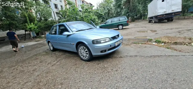 Opel Vectra B 1996 · 1.6 MT