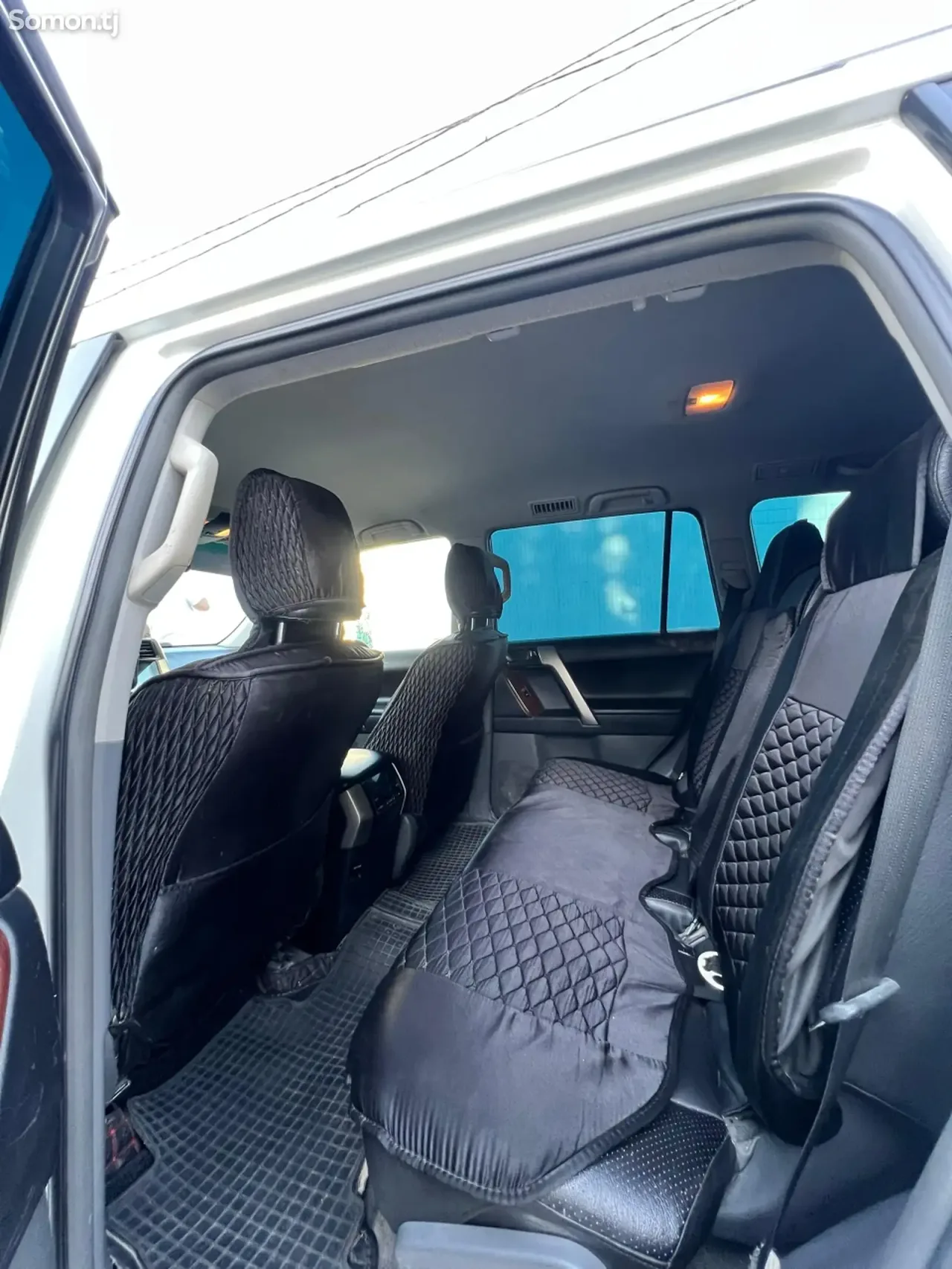 Toyota Land Cruiser Prado 2010 · 4.6 AT