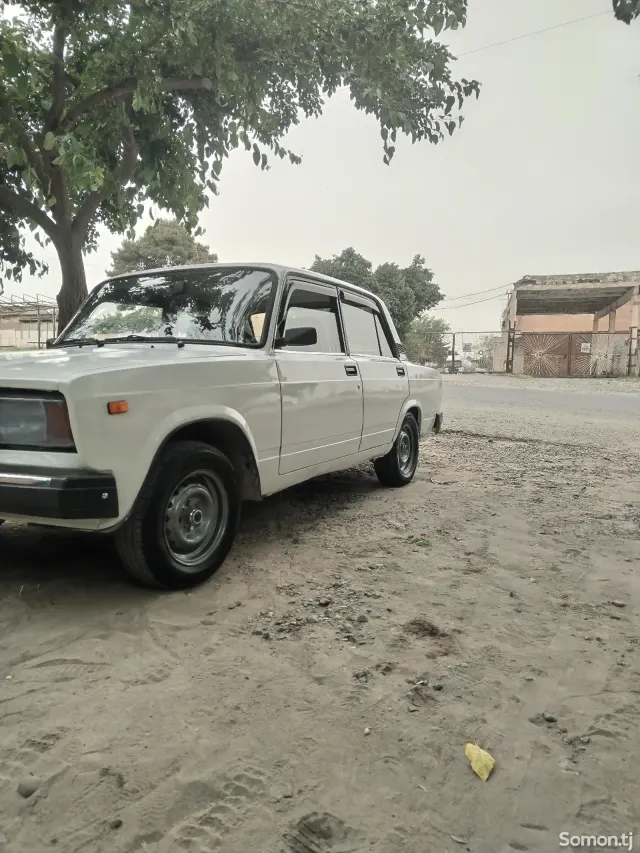 Lada (ВАЗ) 2107 2004 · 1.6 MT
