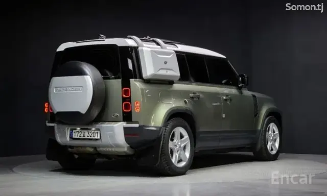 Land Rover Defender 2021 · 3.0 AT