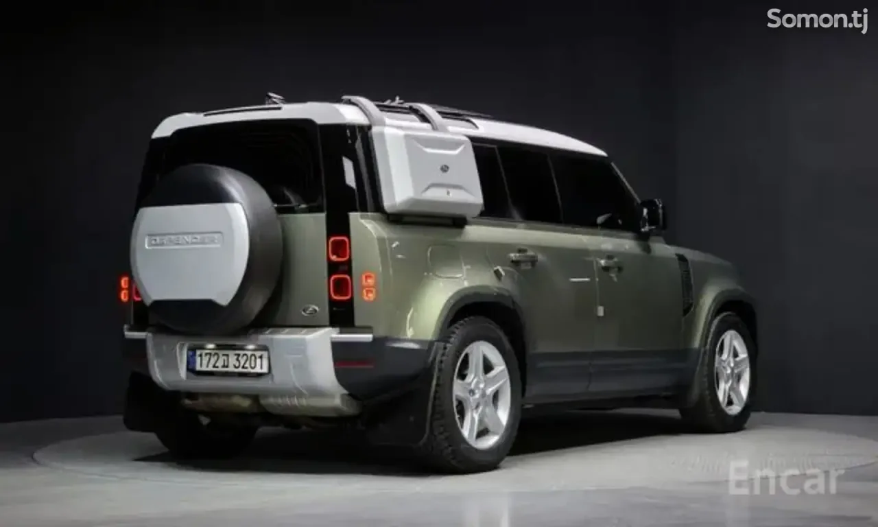 Land Rover Defender 2021 · 3.0 AT