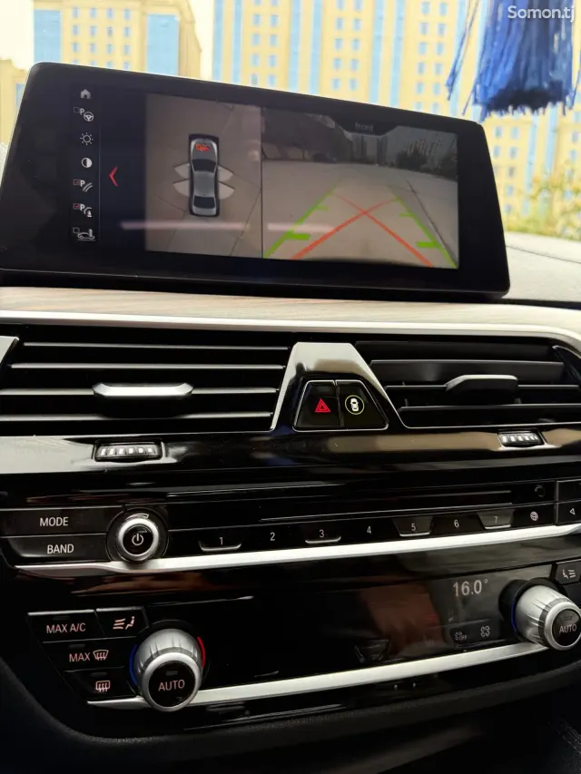 BMW 5 series 2017 · AT