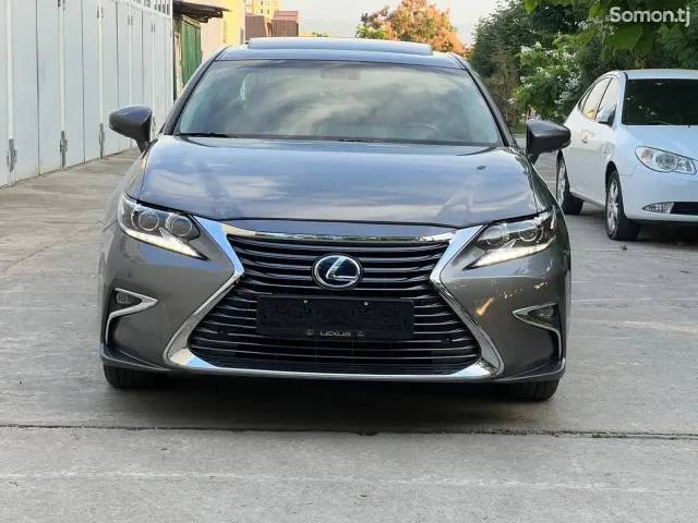 Lexus ES series 2015 · 2.5 AT