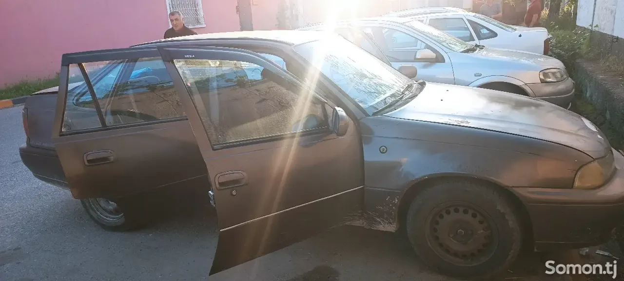 Daewoo Nexia 1995 · 1.6 MT