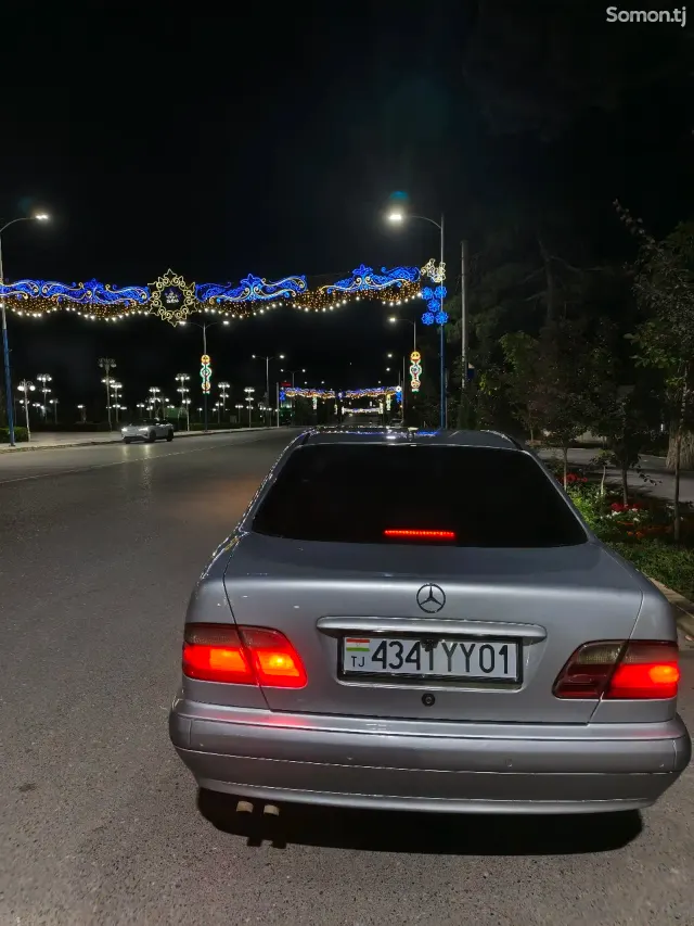Mercedes-Benz E class 2000 · 2.8 AT
