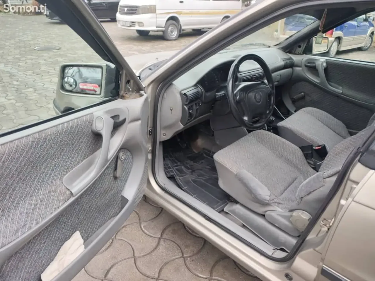 Opel Astra F 1994 · 1.6 MT