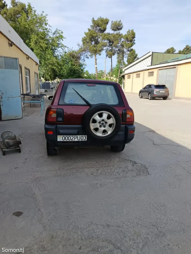 Toyota RAV 4 1995 · 1.8 AT
