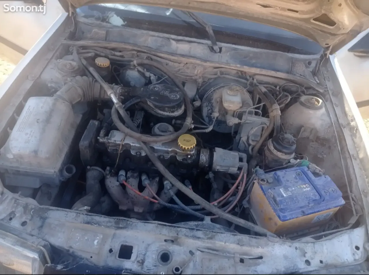 Opel Vectra A 1994 · 1.6 MT