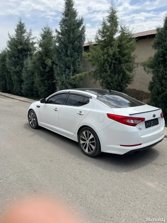 Kia K5 2011 · 2.0 AT