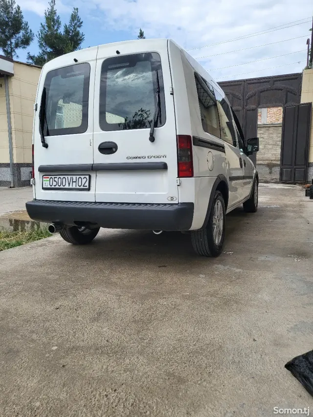 Opel Combo 2008 · 1.7 MT
