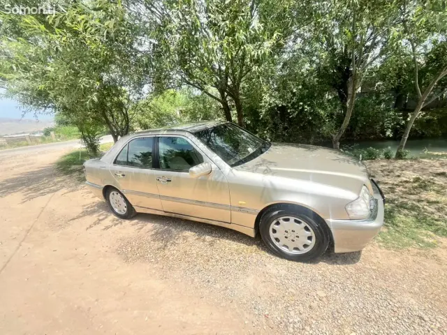 Mercedes-Benz C class 1995 · 1.8 AT
