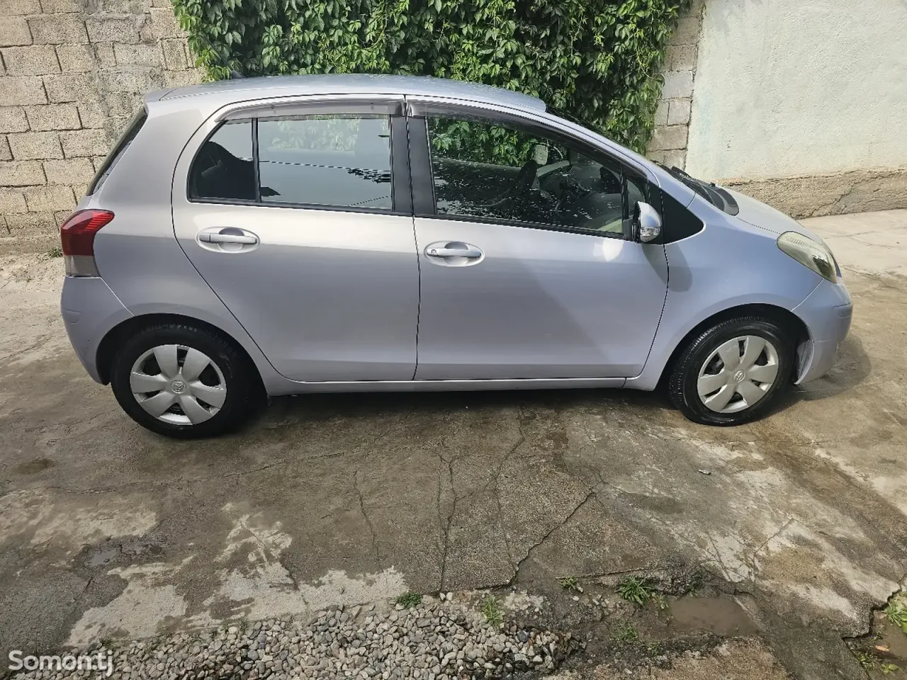Toyota Vitz 2008 · 1.3 AT