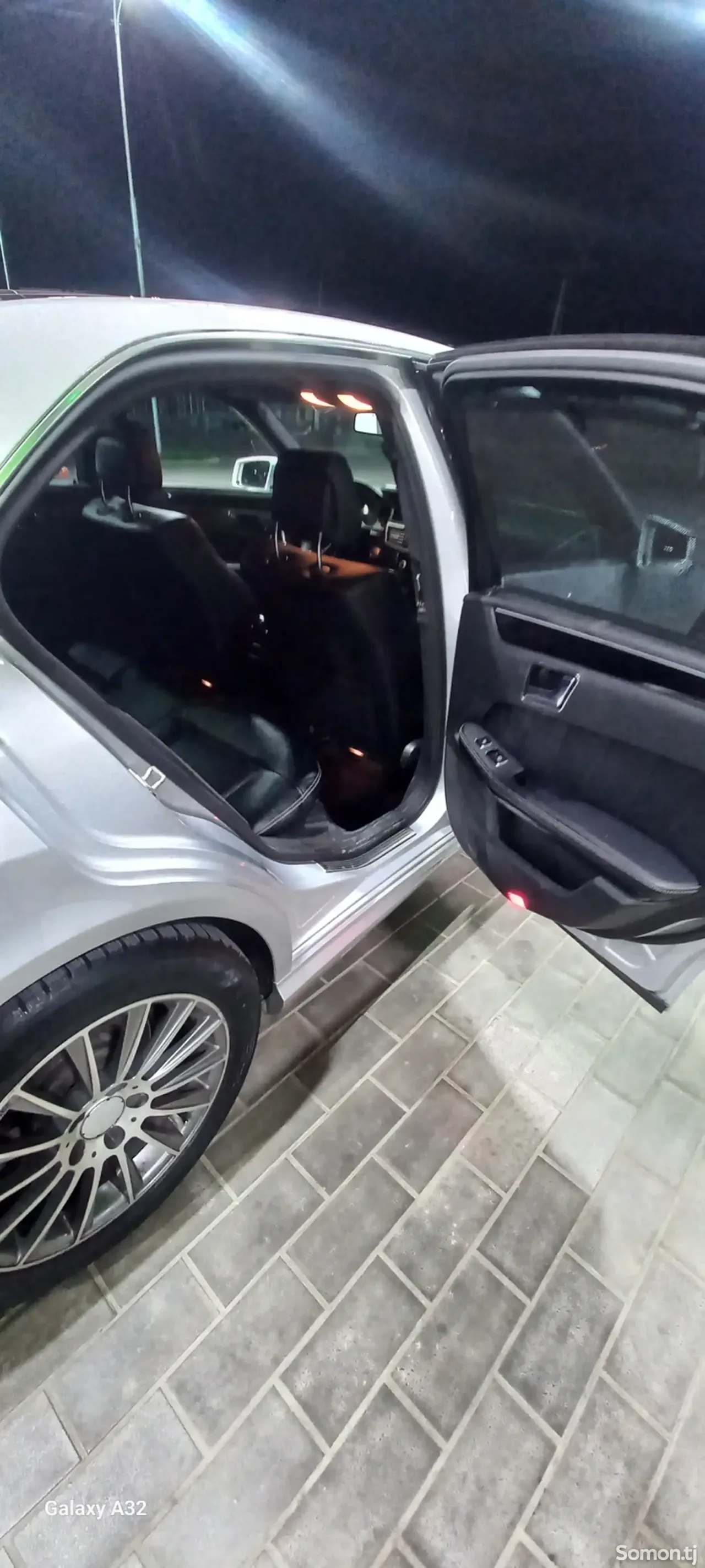 Mercedes-Benz E class 2010 · 3.5 AT