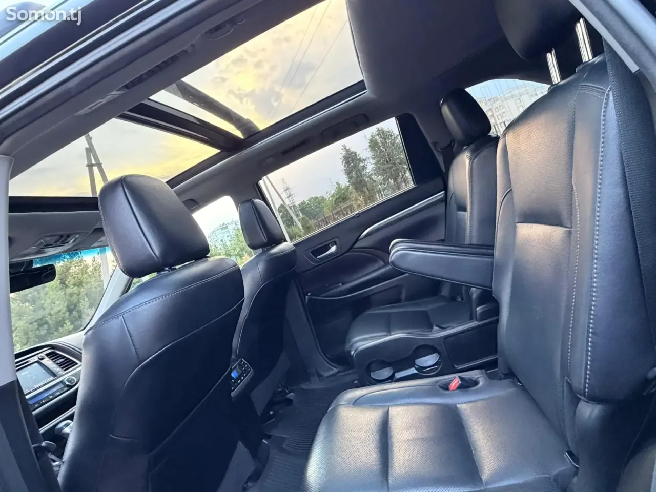 Toyota Highlander 2018 · 2.5 AT