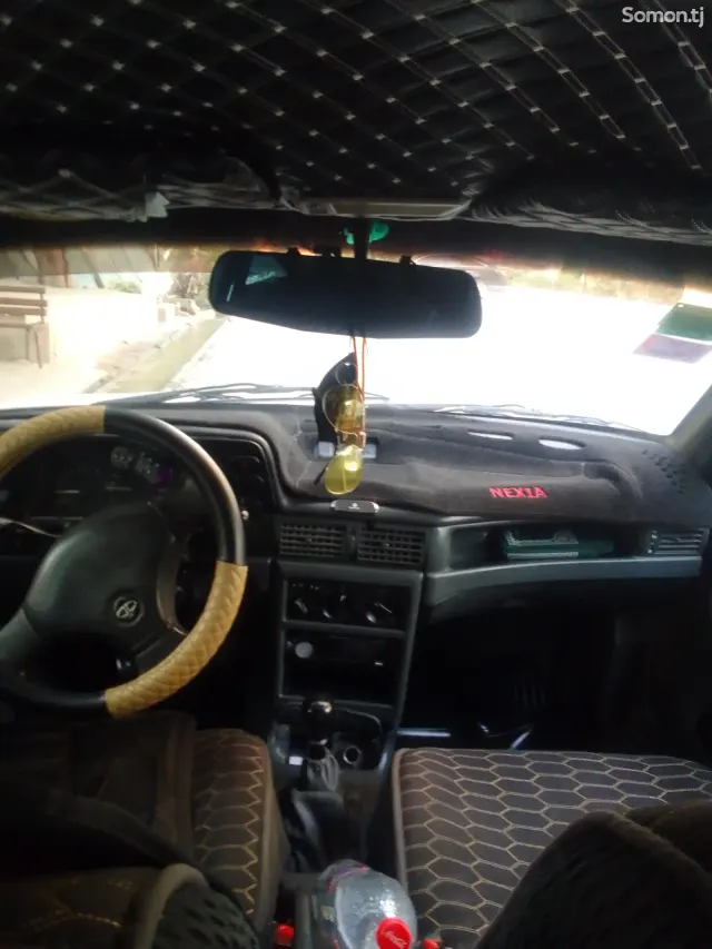 Daewoo Nexia 1996 · 1.6 MT