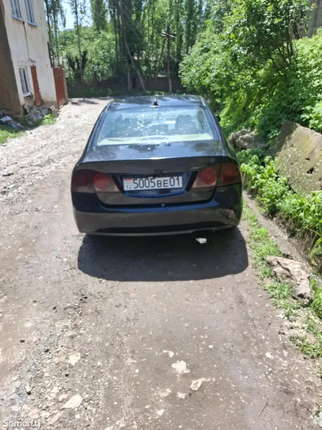 Honda Civic 2006 · 1.8 AT