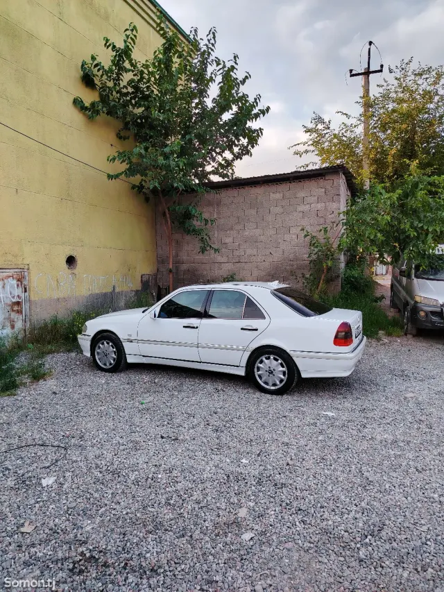 Mercedes-Benz C class 1998 · 2.8 AT