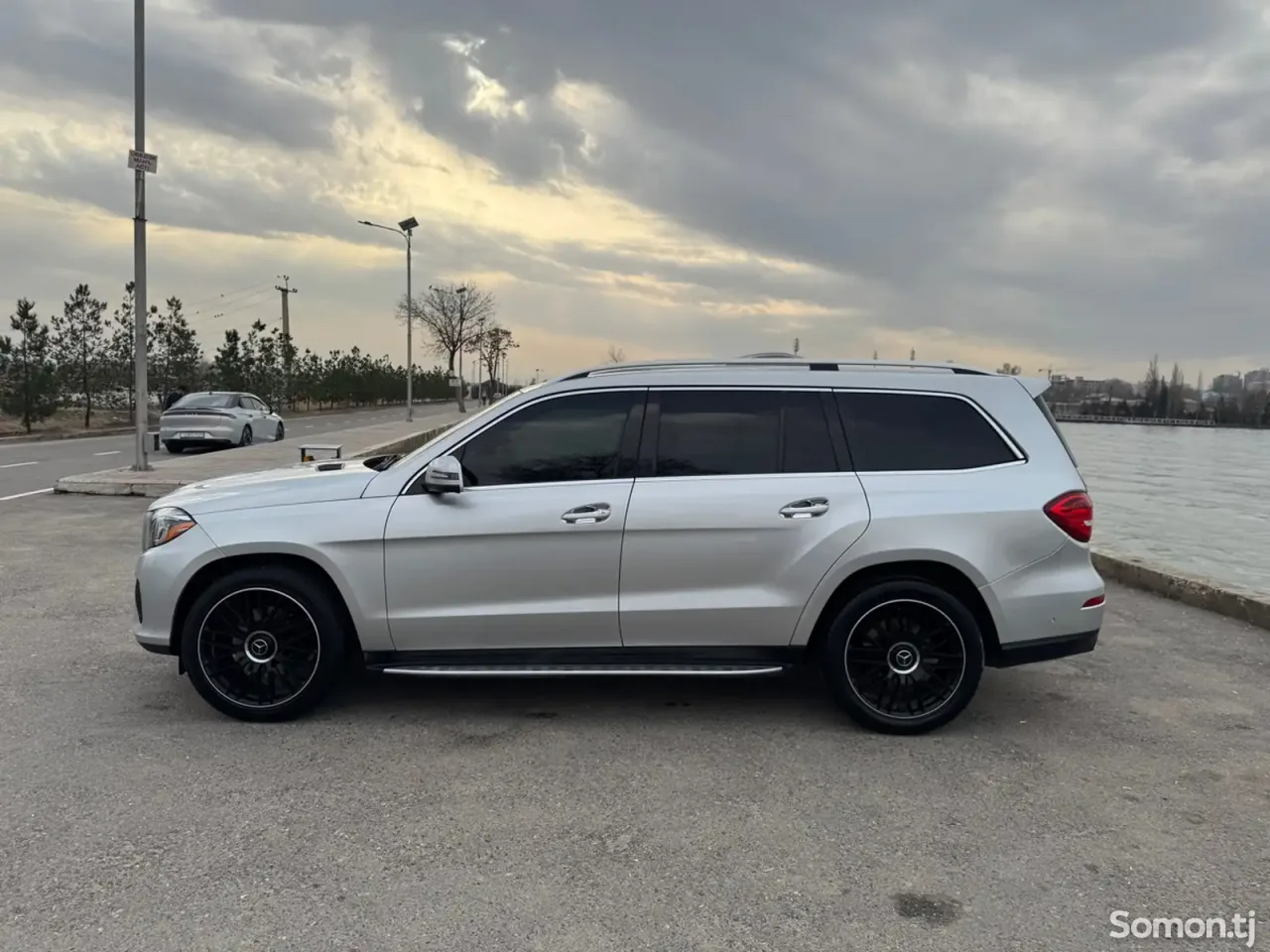 Mercedes-Benz GLS 2017 · 4.5 AT