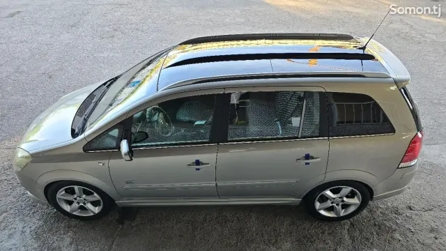 Opel Zafira 2006 · 2.2 AT