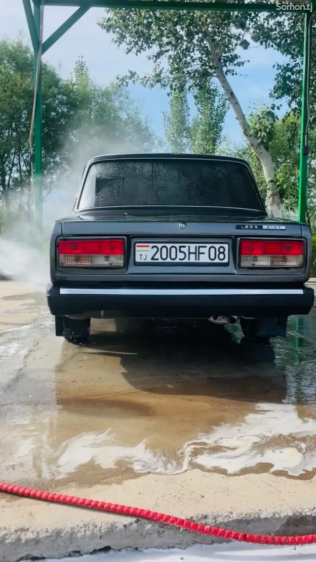 Lada (ВАЗ) 2107 2008 · 1.7 MT