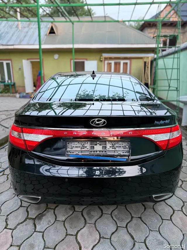Hyundai Grandeur 2014 · 2.4 AT