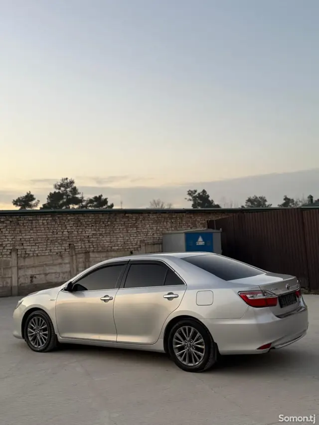 Toyota Camry 2016 · 2.5 AT