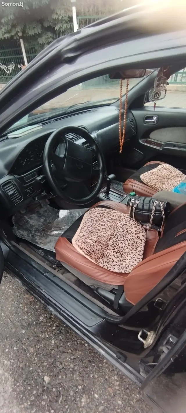 Nissan Cefiro 1996 · 2.0 AT