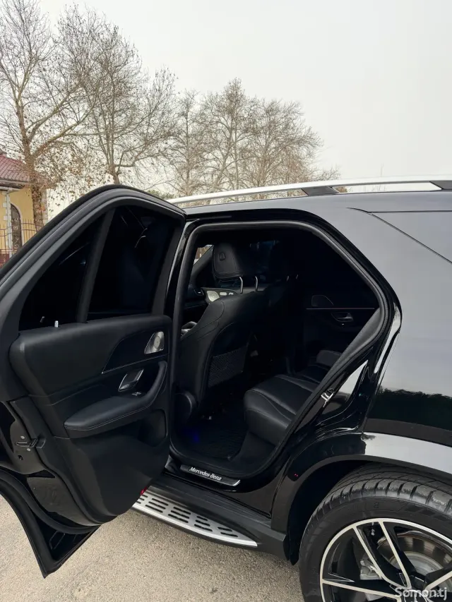 Mercedes-Benz GLE class 2024 · 3.5 AT