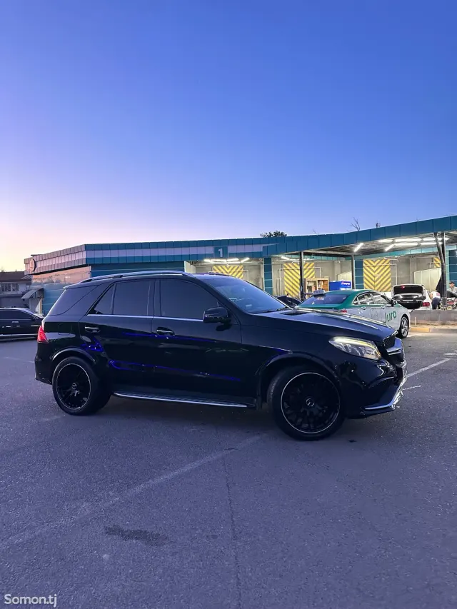 Mercedes-Benz GLE class 2017 · 3.5 AT