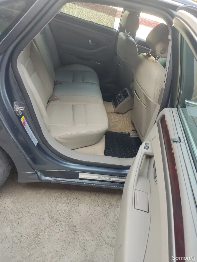 Audi A8 2006 · 4.2 AT