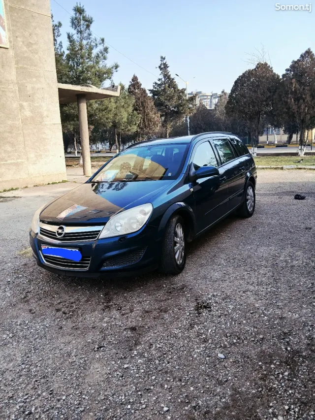 Opel Astra H 2008 · 0.7 MT