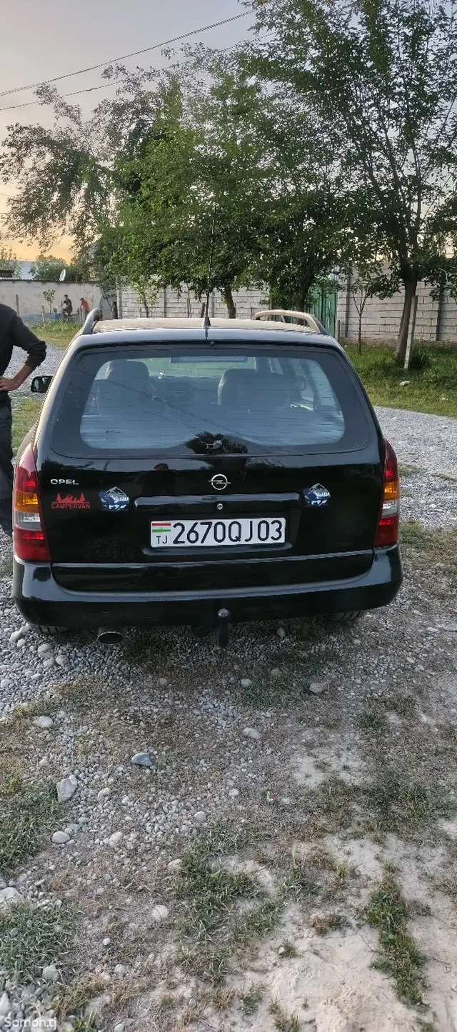 Opel Astra G 1999 · 1.6 MT