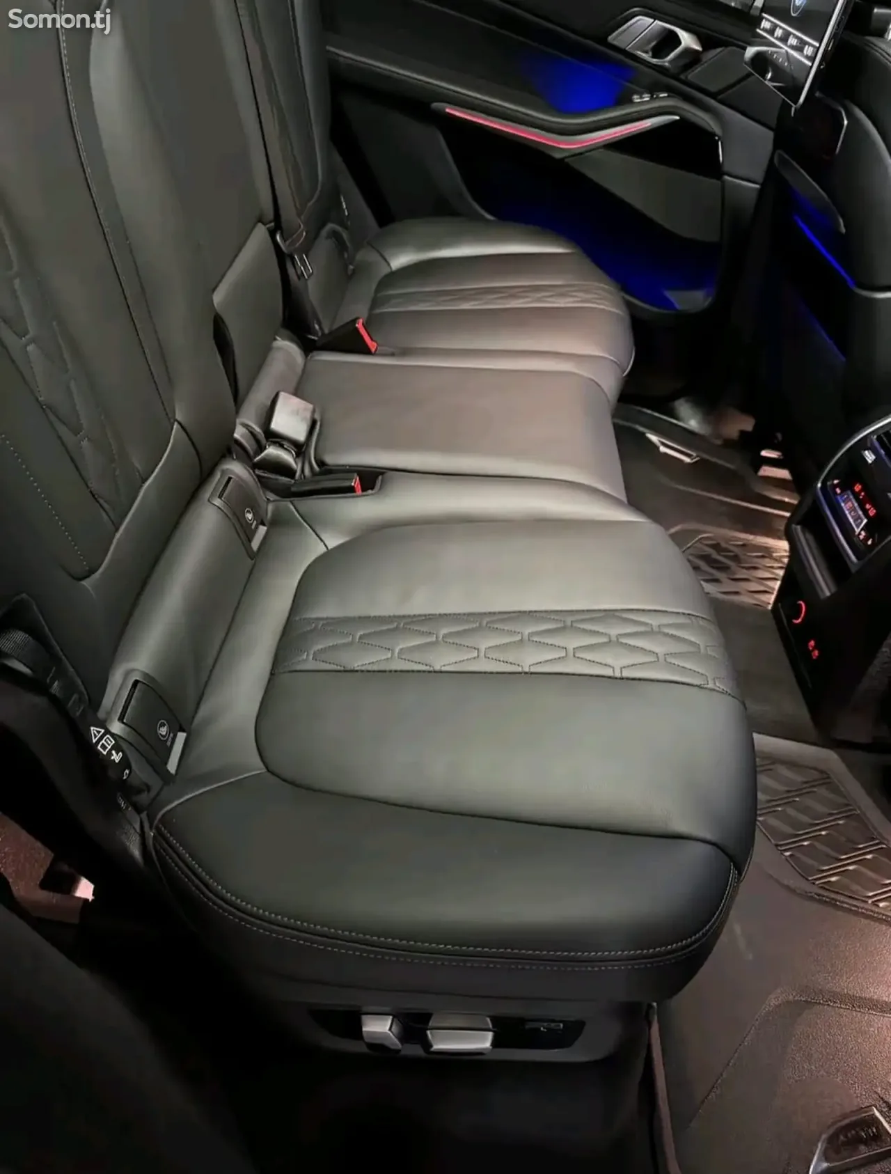 BMW X7 2024 · 3.0 AT