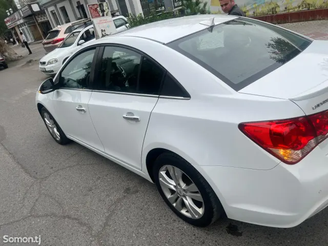 Chevrolet Cruze 2014 · 1.4 AT
