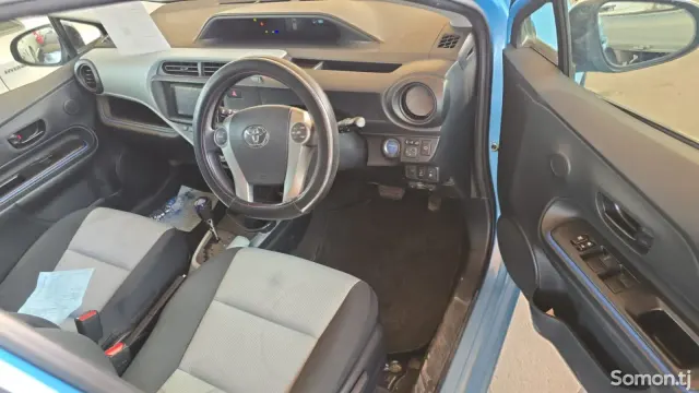 Toyota Aqua 2014 · 1.5 AT