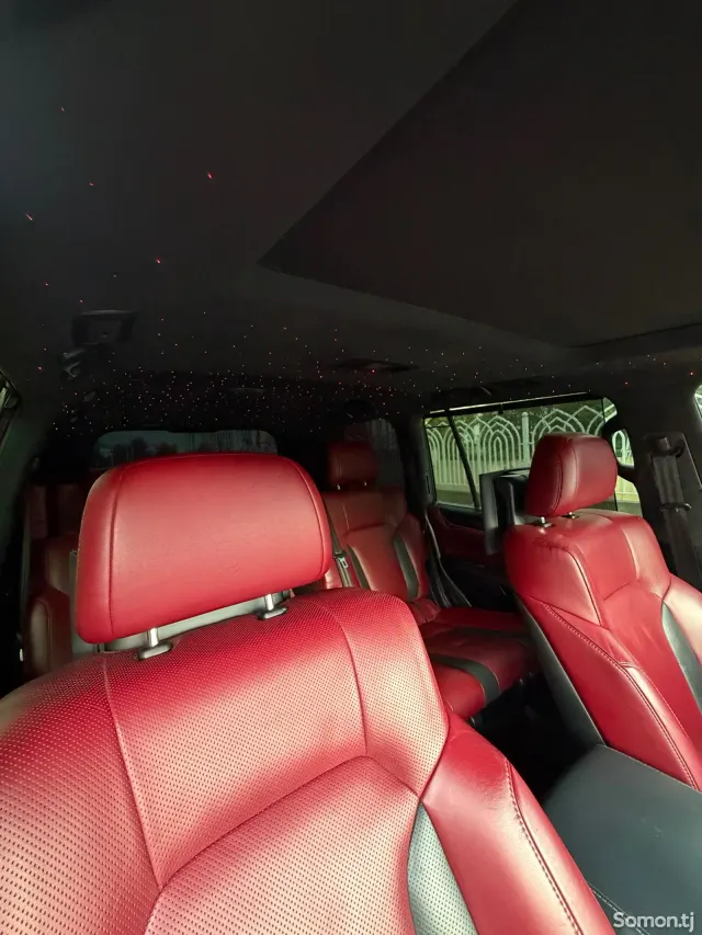 Lexus LX series 2017 · 5.7 AT