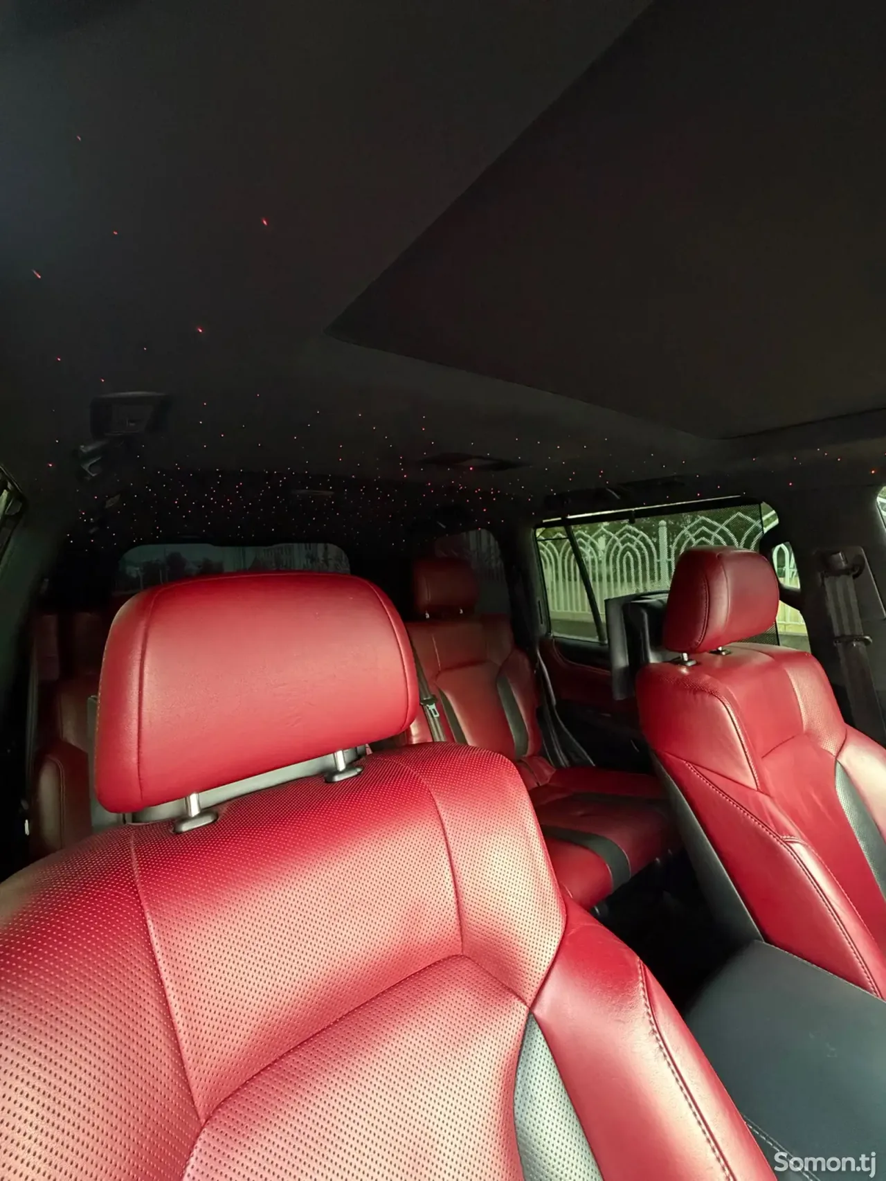 Lexus LX series 2017 · 5.7 AT