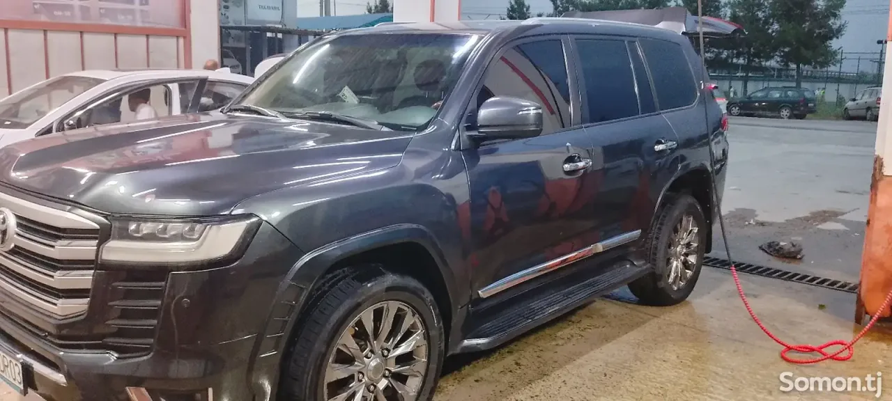 Toyota Land Cruiser 2008 · 5.7 AT