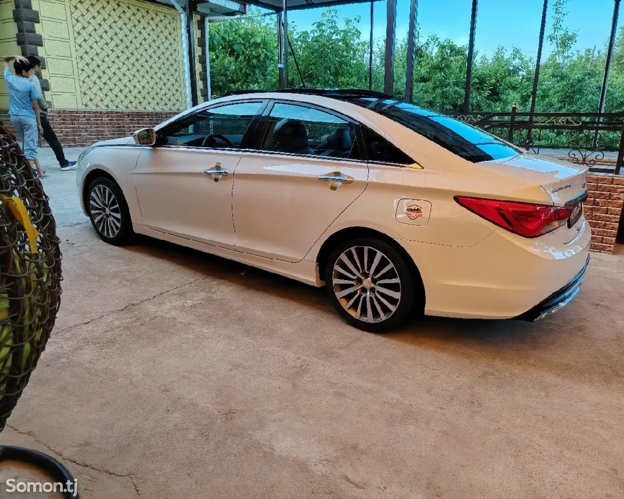 Hyundai Sonata 2011 · 2.0 AT