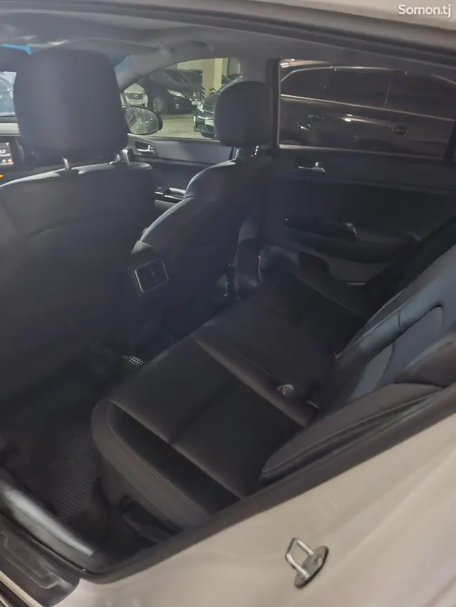 Kia Sportage 2015 · 2.0 AT
