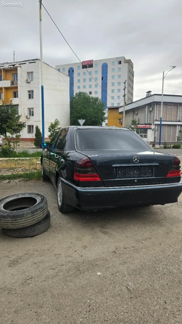 Mercedes-Benz C class 1999 · 2.0 AT