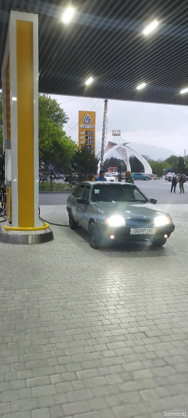 Lada (ВАЗ) 21099 2003 · 1.5 MT