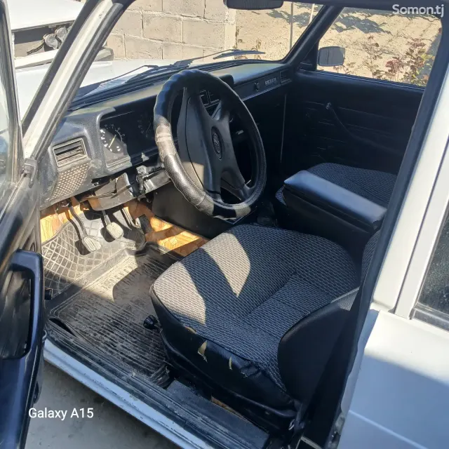 Lada (ВАЗ) 2107 2006 · 1.6 MT