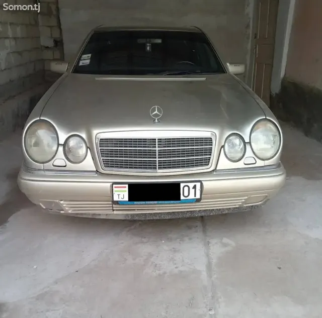 Mercedes-Benz E class 1997 · 2.0 MT