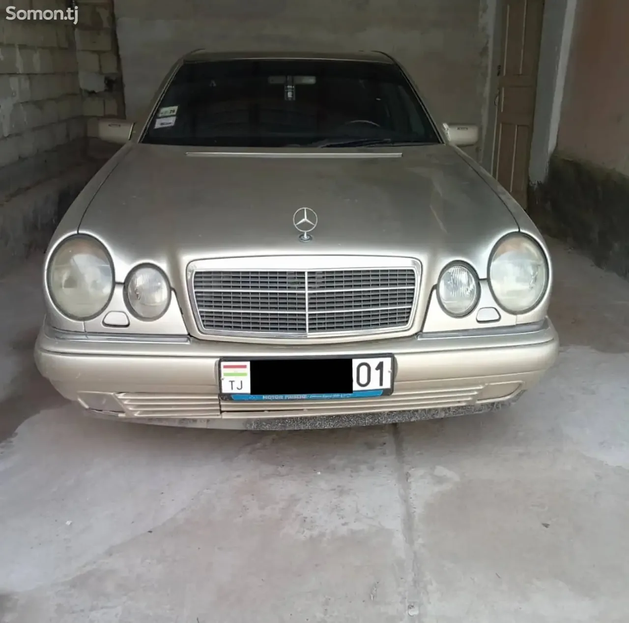Mercedes-Benz E class 1997 · 2.0 MT