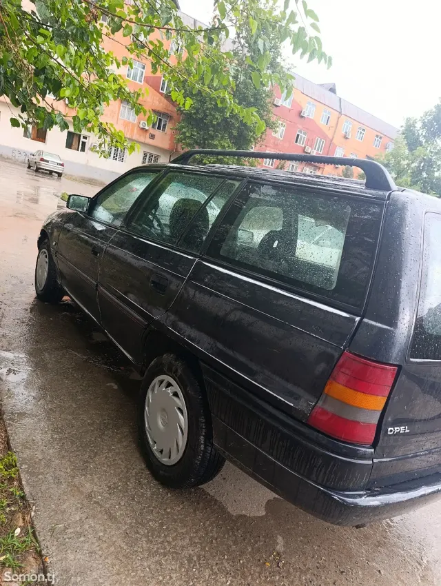 Opel Astra F 1994 · 1.6 MT