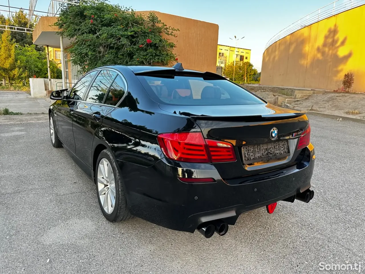 BMW 5 series 2012 · AT