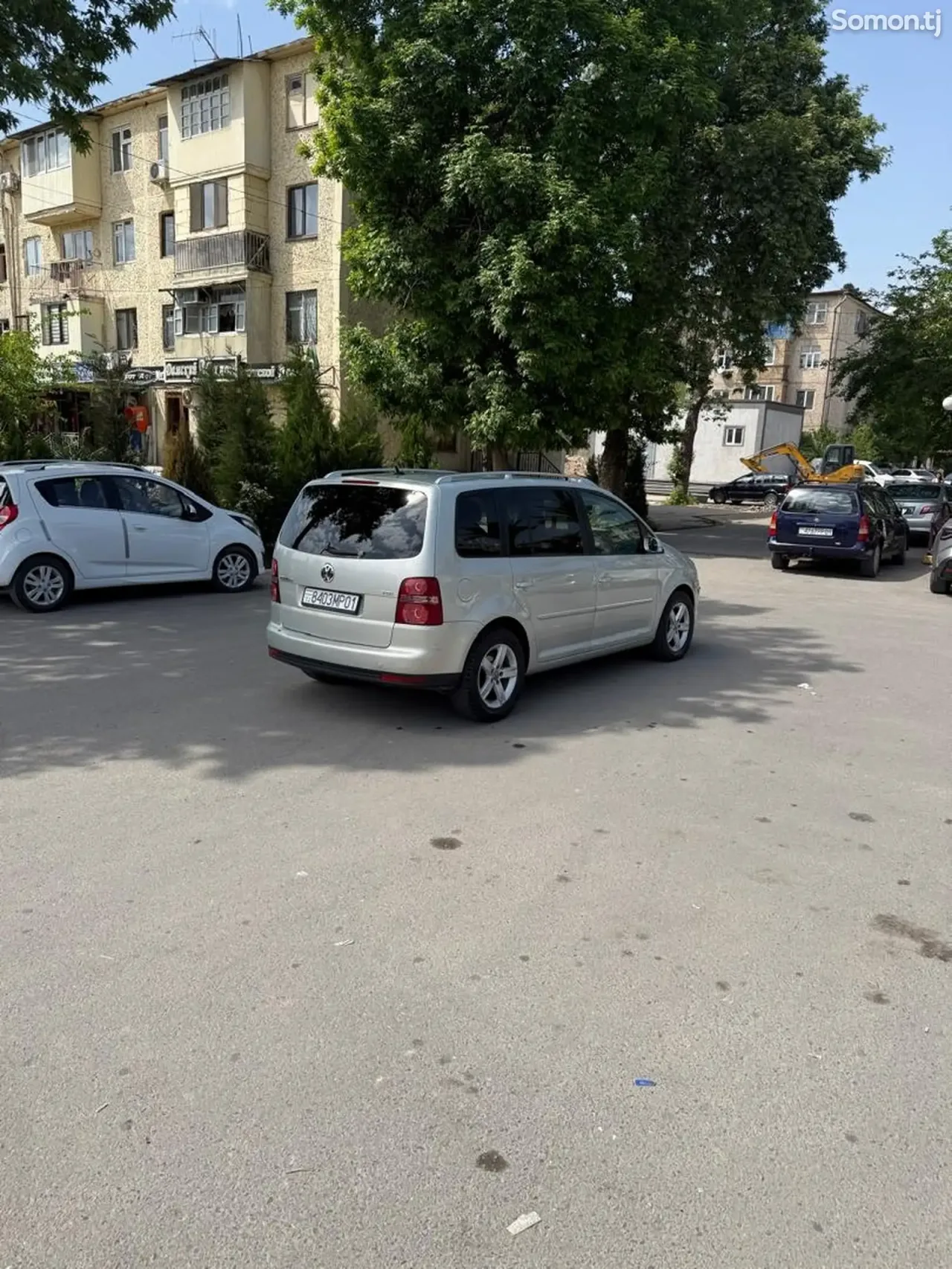 Volkswagen Touran 2009 · 1.9 AT