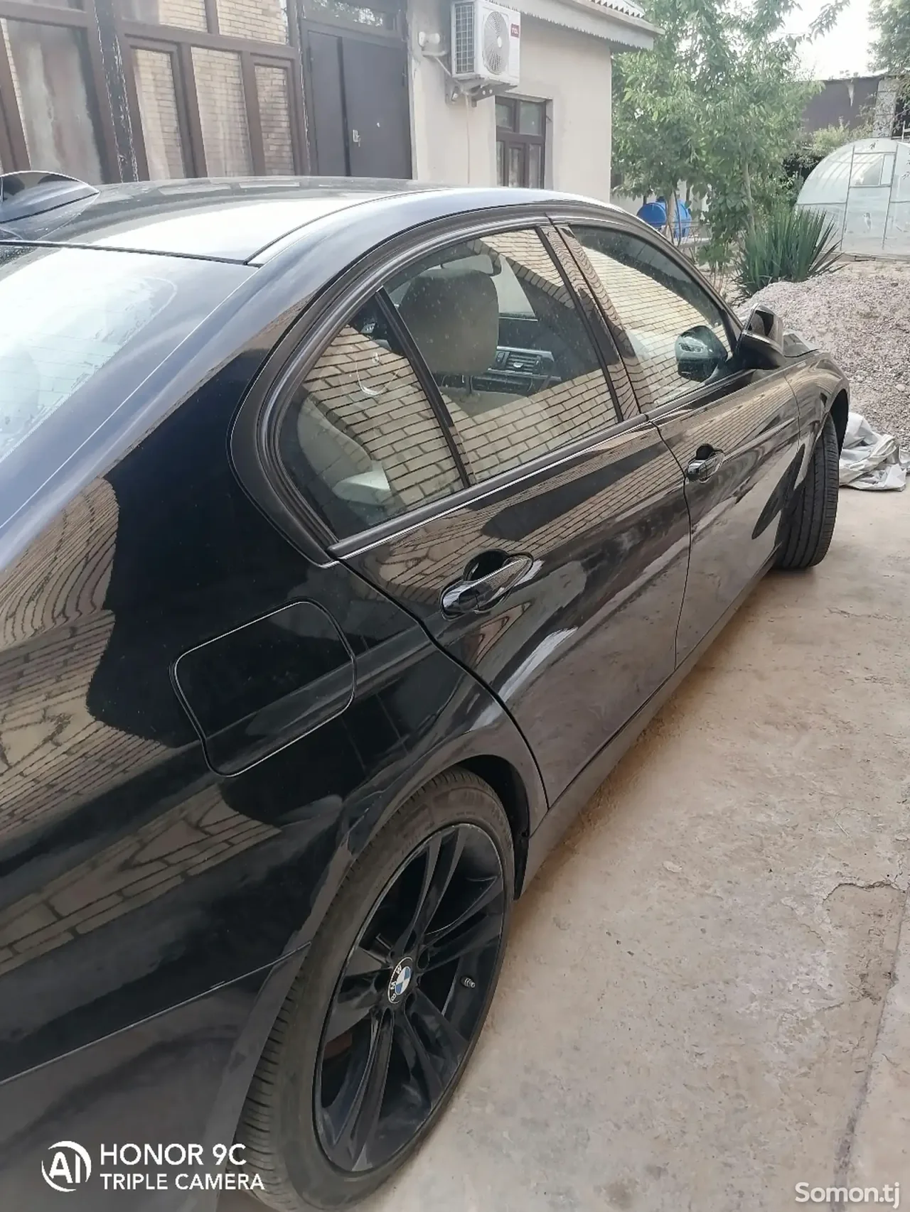 BMW 3 series 2015 · 2.2 AT