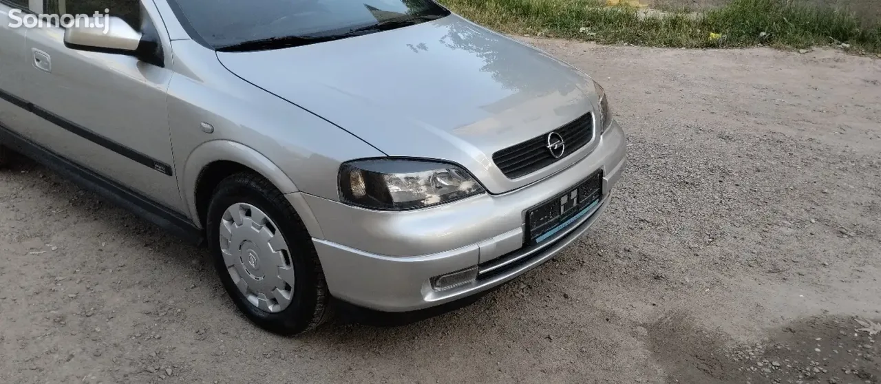 Opel Astra G 1998 · 1.6 MT